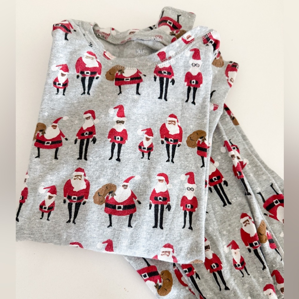 GAP Gray Santa Print Kids Pajama Set